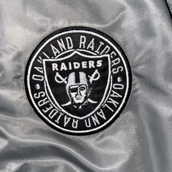 OAKLAND Raiders Bomber Jacket New, Worn Once! - Picture 4 of 4
